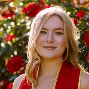 Meet your Posher, Laura